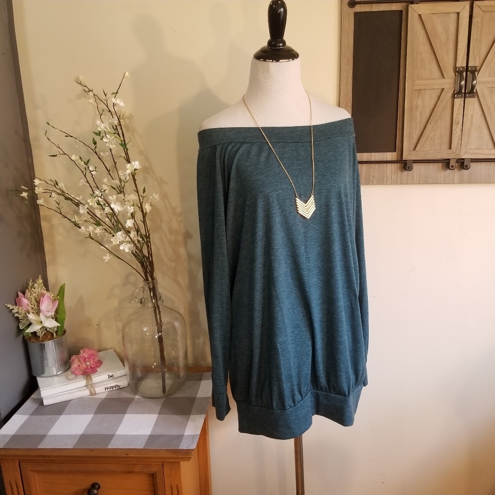 New choice Off the shoulder womens med shirt